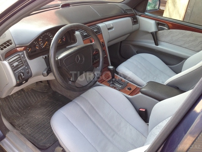 Mercedes E 230 1996, 250,000 km - 2.3 l - Sumqayıt