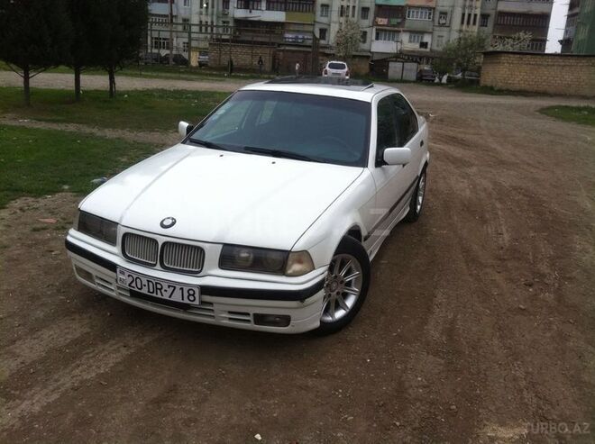 BMW 318 1992, 560,000 km - 1.8 l - Gəncə