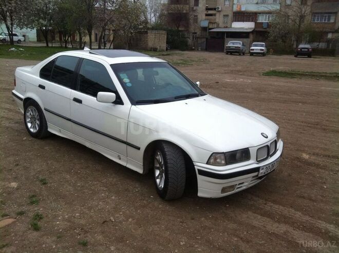 BMW 318 1992, 560,000 km - 1.8 l - Gəncə
