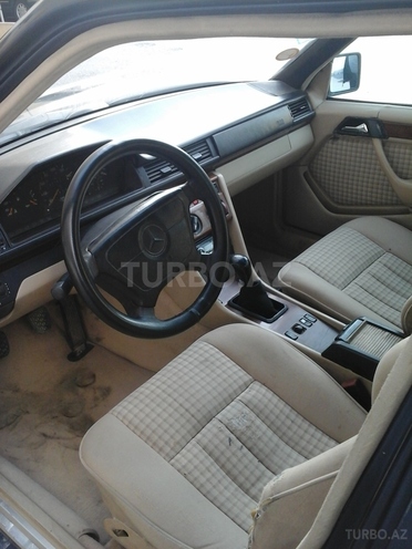Mercedes E 200 1995, 310,000 km - 2.0 l - Xırdalan
