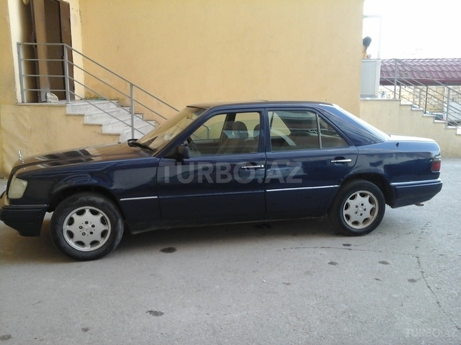 Mercedes E 200 1995, 310,000 km - 2.0 l - Xırdalan