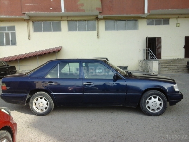 Mercedes E 200 1995, 310,000 km - 2.0 l - Xırdalan
