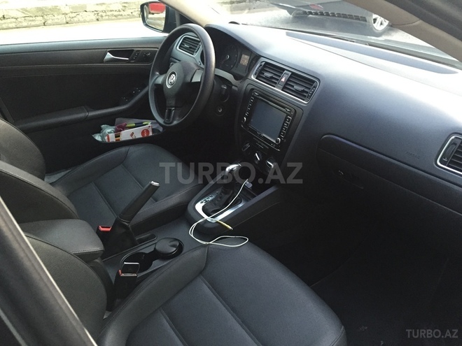 Volkswagen Jetta 2011, 67,000 km - 2.5 l - Bakı