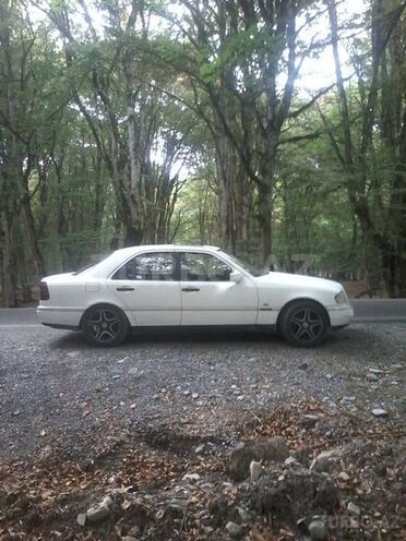 Mercedes C 180 1994, 300,000 km - 1.8 л - Bakı
