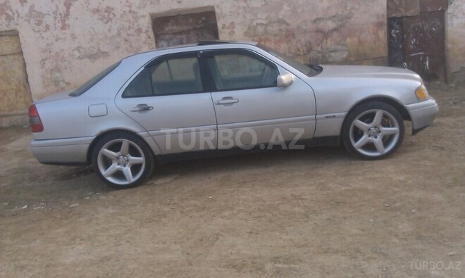 Mercedes C 200 1995, 435,000 km - 2.0 л - Bakı