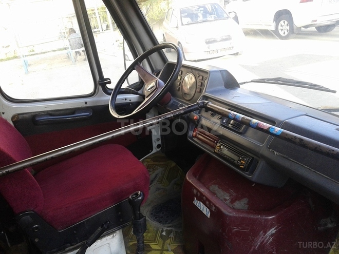 Mercedes 208 D 1992, 360,000 km - 0.3 l - Bakı