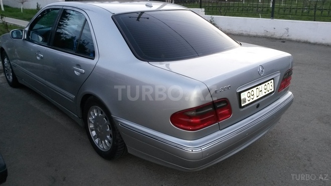 Mercedes E 280 2000, 312,000 km - 2.8 л - Şirvan
