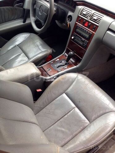 Mercedes E 230 1995, 3,100,000 km - 2.3 l - Bakı