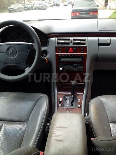 Mercedes E 230 1995, 3,100,000 km - 2.3 l - Bakı