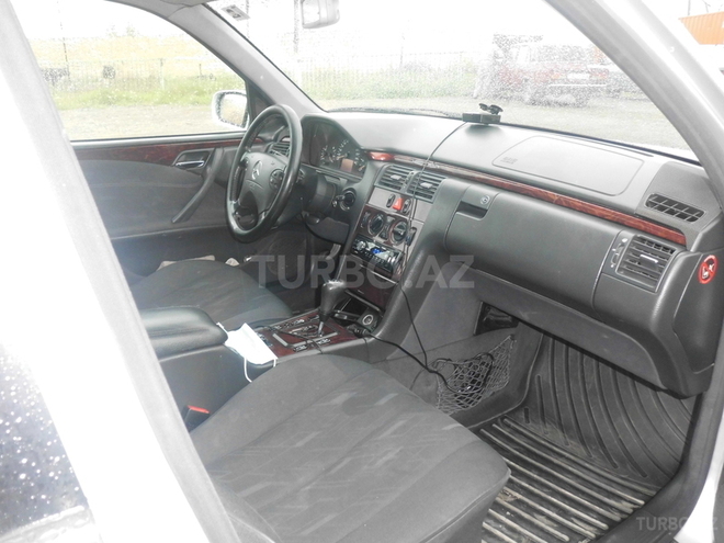 Mercedes E 220 2000, 360,000 km - 2.2 l - İmişli
