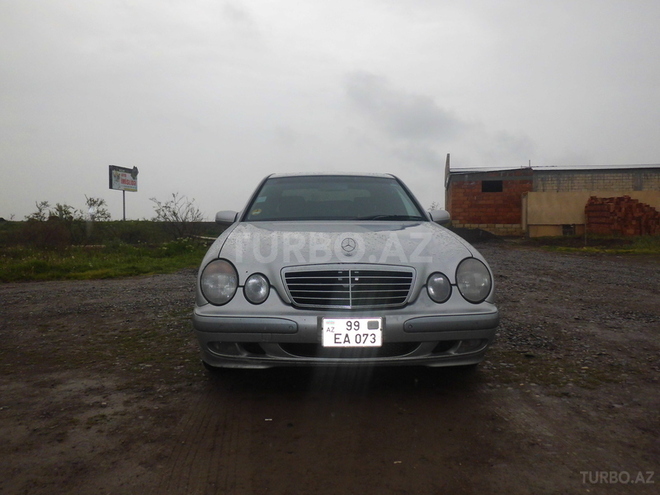 Mercedes E 220 2000, 360,000 km - 2.2 l - İmişli