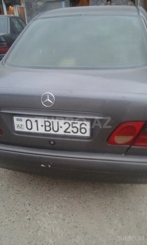 Mercedes E 230 1995, 380,000 km - 0.3 l - Bakı