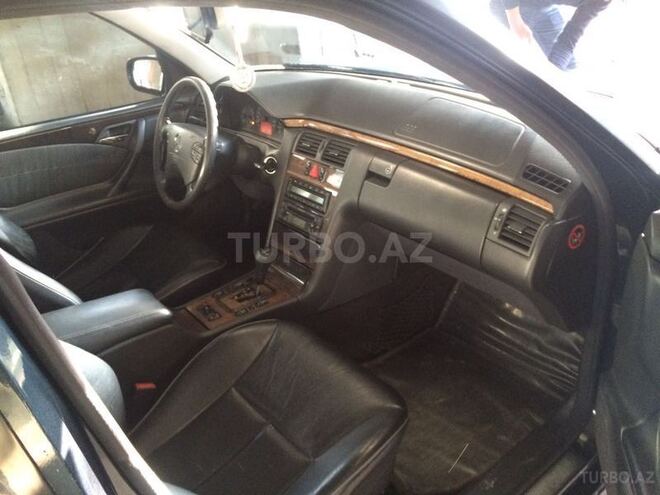 Mercedes E 270 2000, 253,000 km - 2.7 l - Bakı