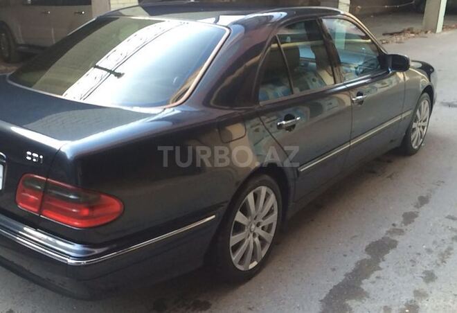 Mercedes E 270 2000, 253,000 km - 2.7 l - Bakı