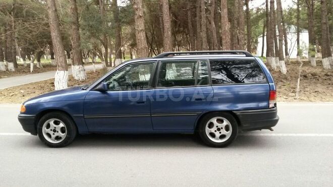 Opel Astra 1993, 250,000 km - 1.6 l - Sumqayıt