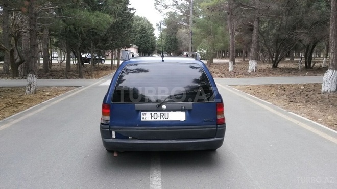 Opel Astra 1993, 250,000 km - 1.6 l - Sumqayıt