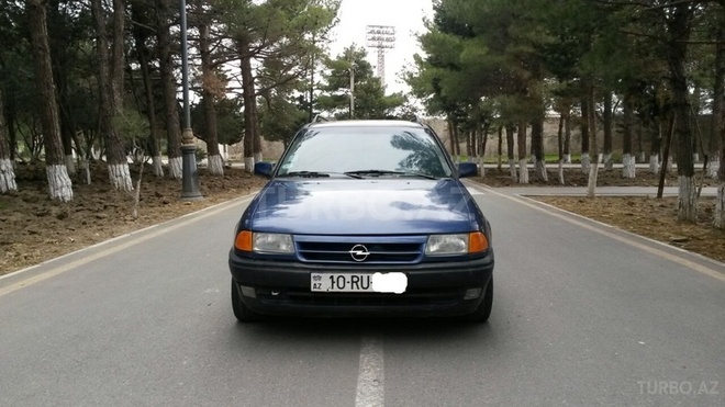Opel Astra 1993, 250,000 km - 1.6 l - Sumqayıt