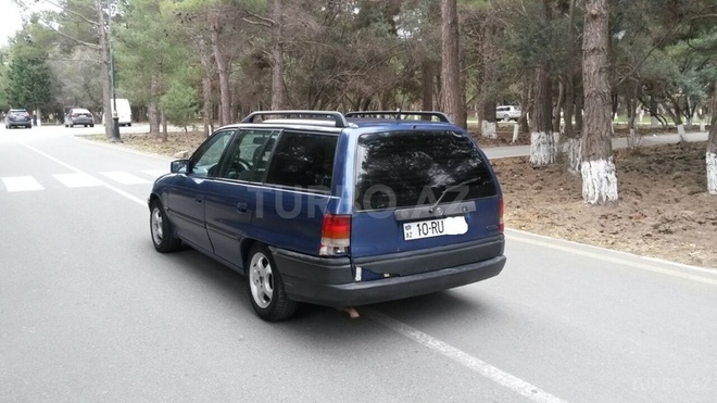 Opel Astra 1993, 250,000 km - 1.6 l - Sumqayıt