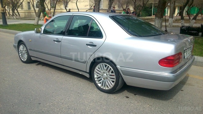Mercedes E 300 1997, 284,000 km - 3.0 l - Sumqayıt