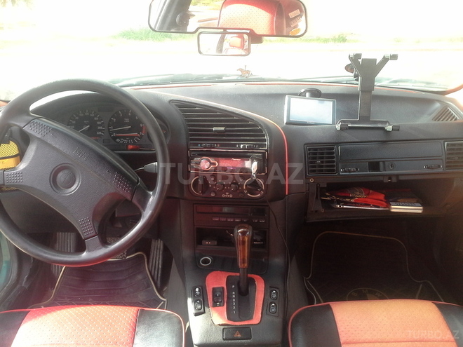 BMW 318 1992, 154,015 km - 1.8 l - Bakı
