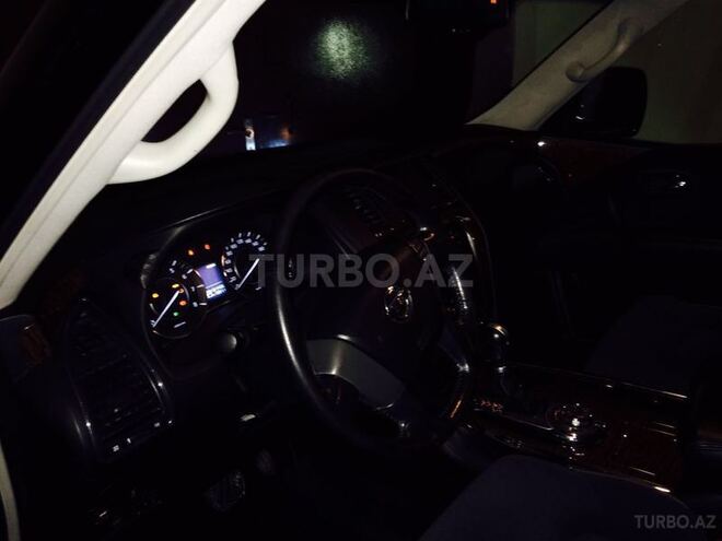 Nissan Patrol 2011, 130,000 km - 5.6 л - Bakı