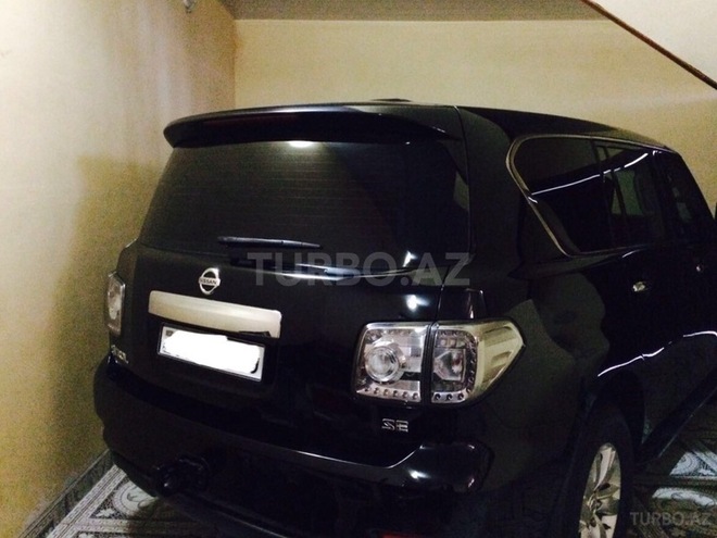 Nissan Patrol 2011, 130,000 km - 5.6 л - Bakı