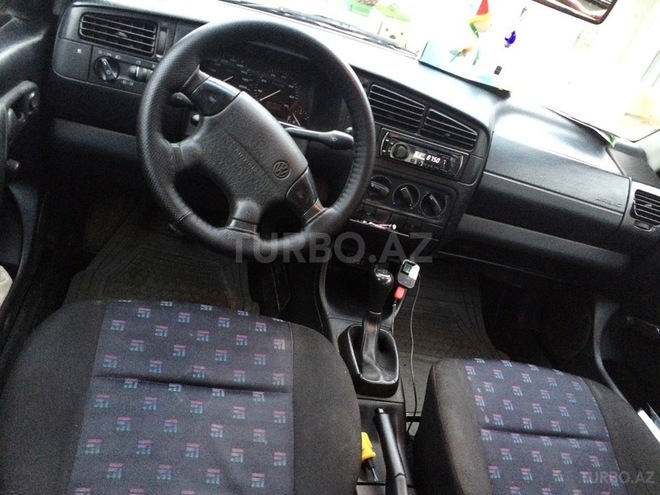 Volkswagen Golf 1995, 250,000 km - 1.8 l - Bakı