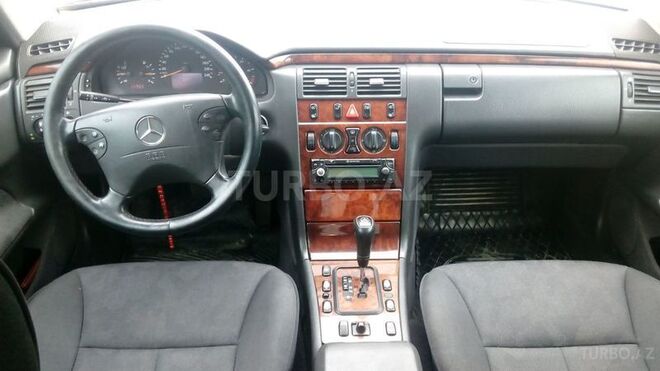 Mercedes E 220 2000, 270,000 km - 2.2 l - Bakı