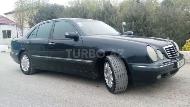 Mercedes E 220 2000, 270,000 km - 2.2 l - Bakı
