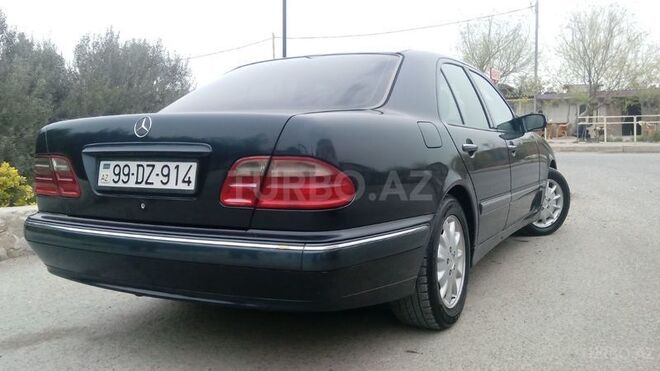 Mercedes E 220 2000, 270,000 km - 2.2 l - Bakı