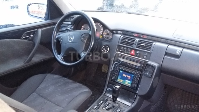 Mercedes E 220 2000, 237,546 km - 2.2 л - Bərdə