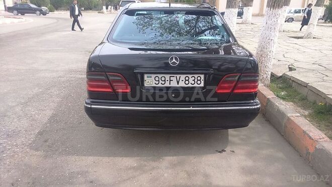 Mercedes E 220 2000, 200,000 km - 2.2 l - Naxçıvan