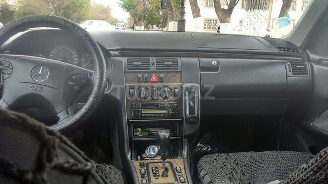 Mercedes E 220 2000, 200,000 km - 2.2 l - Naxçıvan