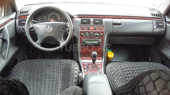 Mercedes E 220 2001, 3,874,675 km - 2.2 l - Bakı