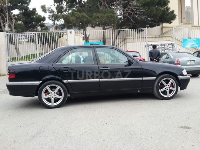 Mercedes C 230 1997, 240,000 km - 2.3 l - Bakı