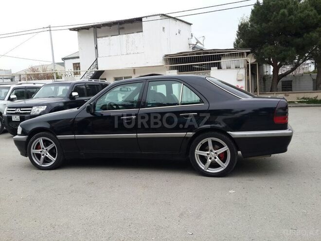 Mercedes C 230 1997, 240,000 km - 2.3 l - Bakı