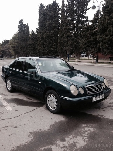 Mercedes E 220 1997, 268,000 km - 2.2 l - Sumqayıt
