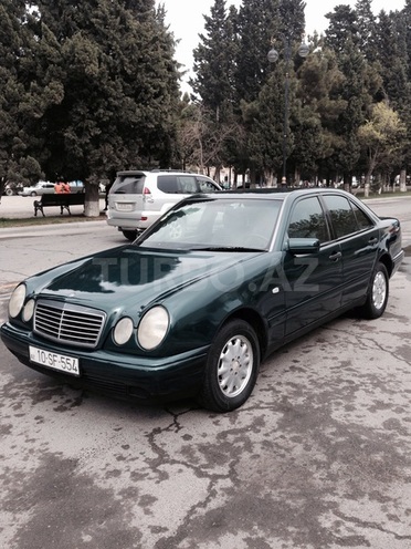 Mercedes E 220 1997, 268,000 km - 2.2 l - Sumqayıt