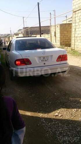 Mercedes E 240 1999, 280,000 km - 2.6 л - Bakı