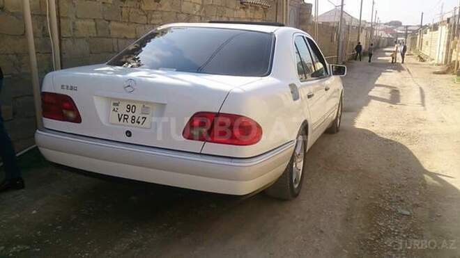 Mercedes E 240 1999, 280,000 km - 2.6 л - Bakı