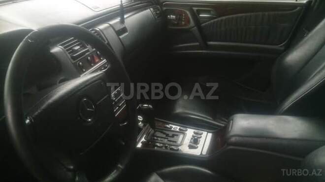 Mercedes E 240 1999, 280,000 km - 2.6 л - Bakı