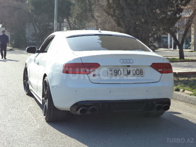 Audi S5 2010, 30,000 km - 4.2 l - Bakı