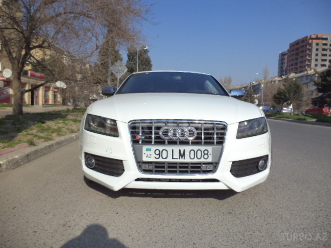 Audi S5 2010, 30,000 km - 4.2 l - Bakı