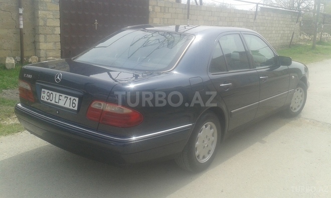 Mercedes E 200 1999, 212,000 km - 2.0 l - Sumqayıt