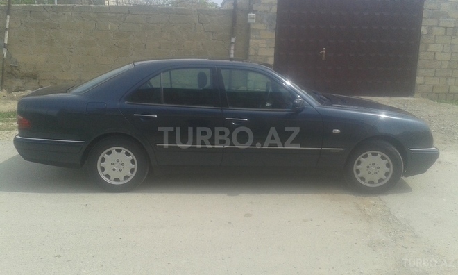 Mercedes E 200 1999, 212,000 km - 2.0 l - Sumqayıt