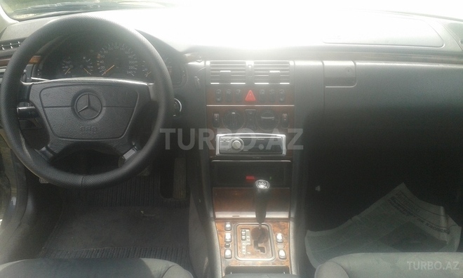 Mercedes E 200 1999, 212,000 km - 2.0 l - Sumqayıt