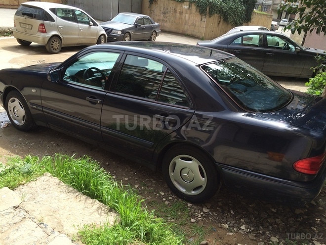 Mercedes E 200 1998, 300,000 km - 2.0 l - Bakı