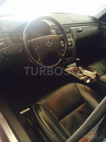 Mercedes E 320 2001, 215,000 km - 3.2 л - Bakı