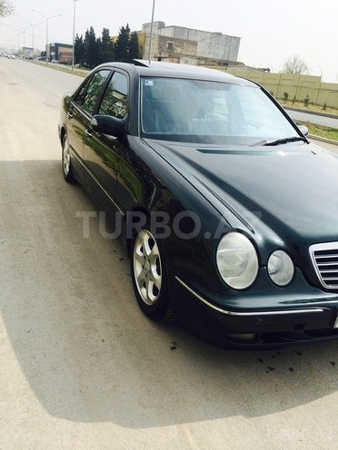 Mercedes E 320 2001, 215,000 km - 3.2 л - Bakı
