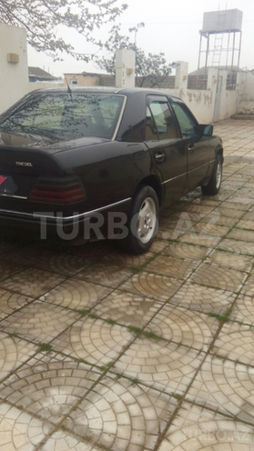 Mercedes E 200 1991, 999,997 km - 2.0 l - Bakı